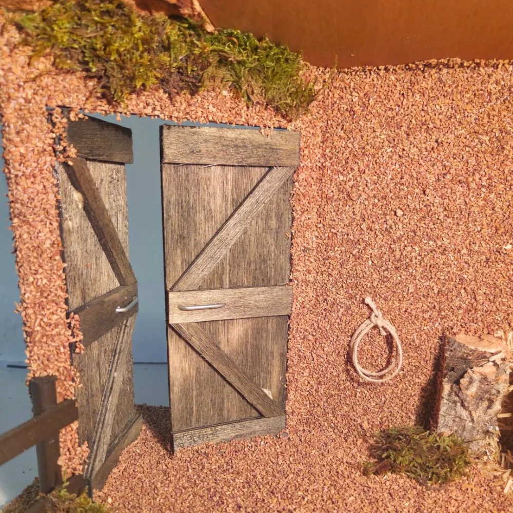 Wooden and Cork Setting for the Nativity or Stable for 15–20 cm Nativity Figures