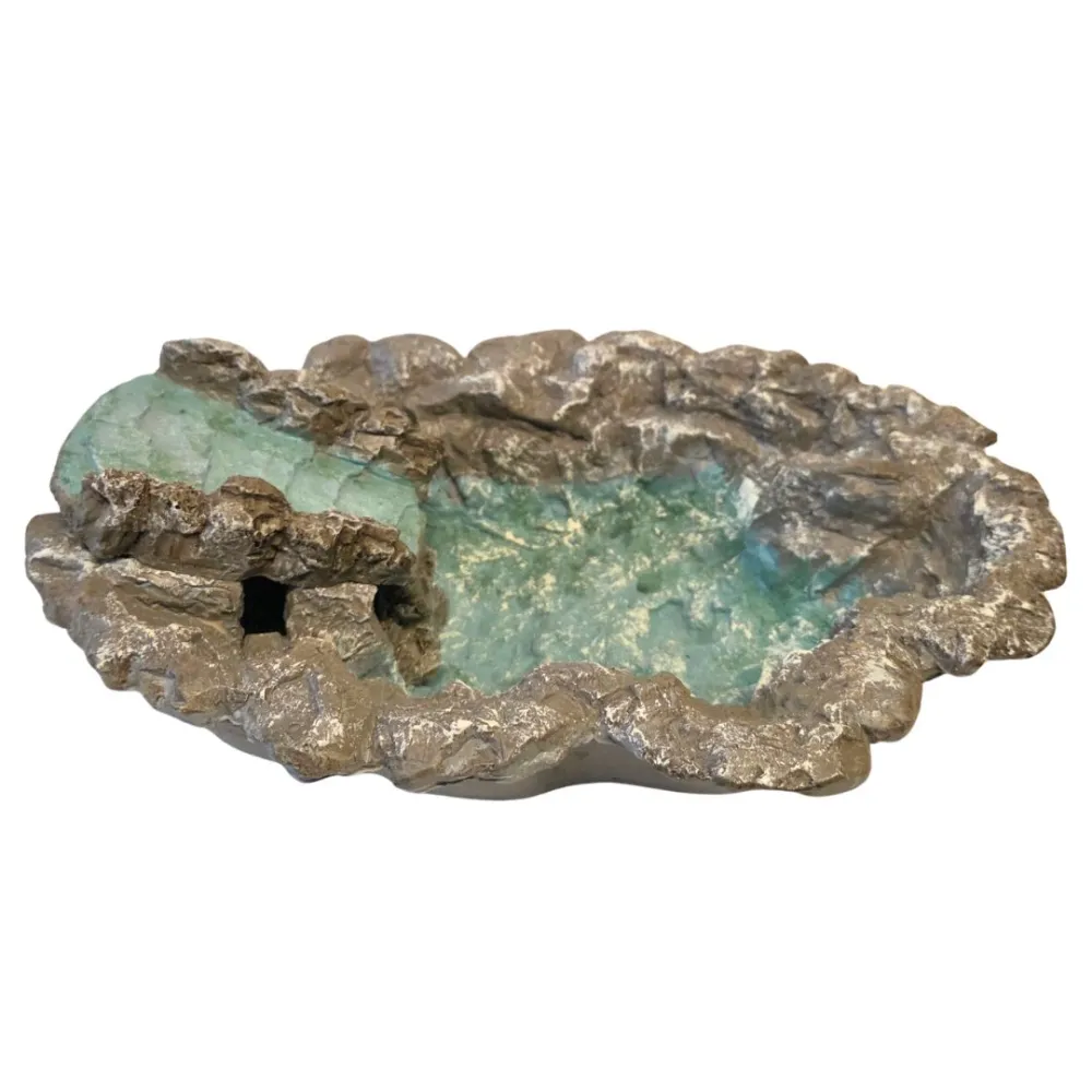 Oval Resin Lake with Pump and Hose