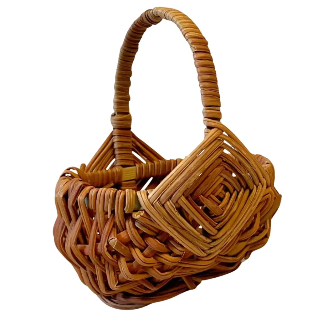 Oval Basket with Large Handle, for 25–30 cm Nativity Figures
