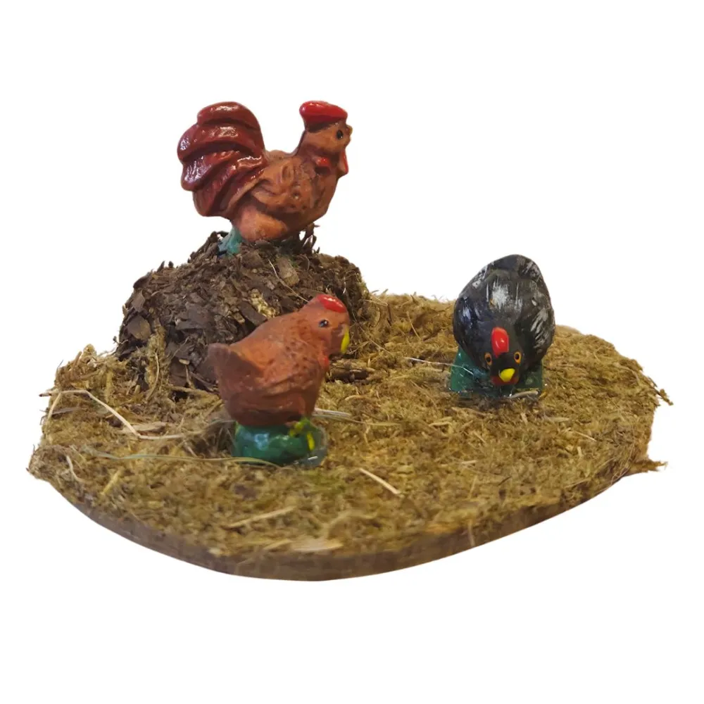 Gruppo 2 galline con gallo assortiti in resina per statue da 10-12 cm