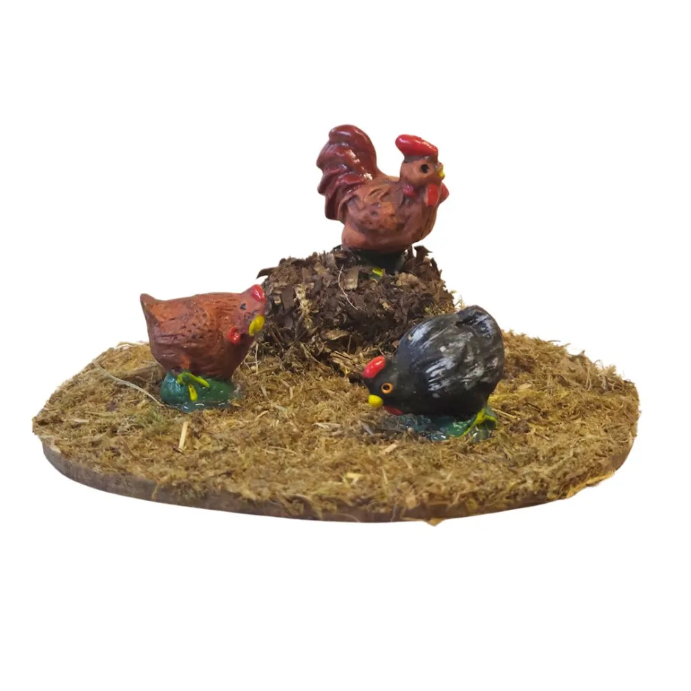 Gruppo 2 galline con gallo assortiti in resina per statue da 10-12 cm