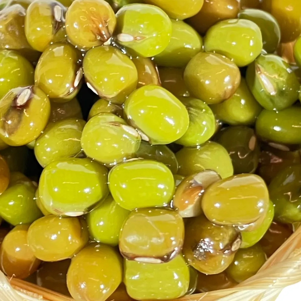 Basket with Green Olives for 20–25 cm Nativity Figures