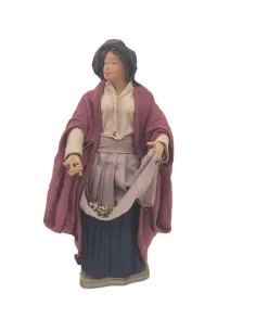 Donna che sparge il mangime in terracotta in movimento 25 cm 2