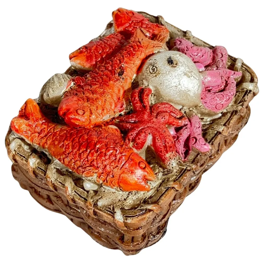 Cesta con prodotti ittici in resina per statue da 15-20 cm