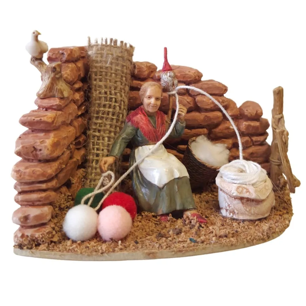 Landi Woman Spinning Wool, 10 cm
